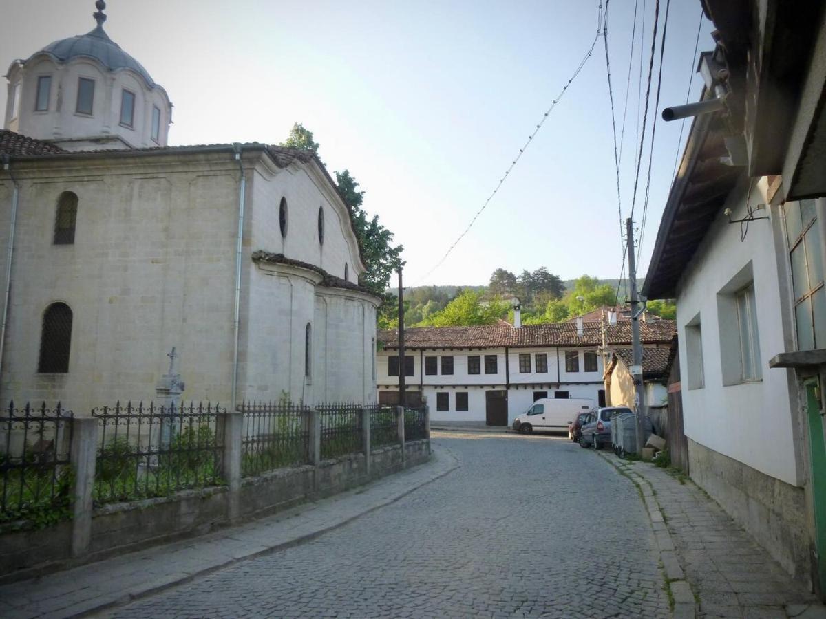 Razsukanova House , Разсукановата Къща Elena Exterior photo