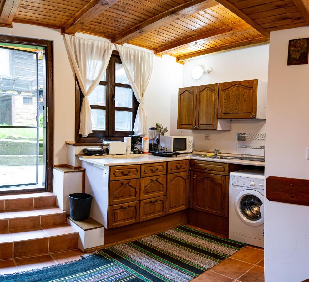 Razsukanova House , Разсукановата Къща Elena Exterior photo